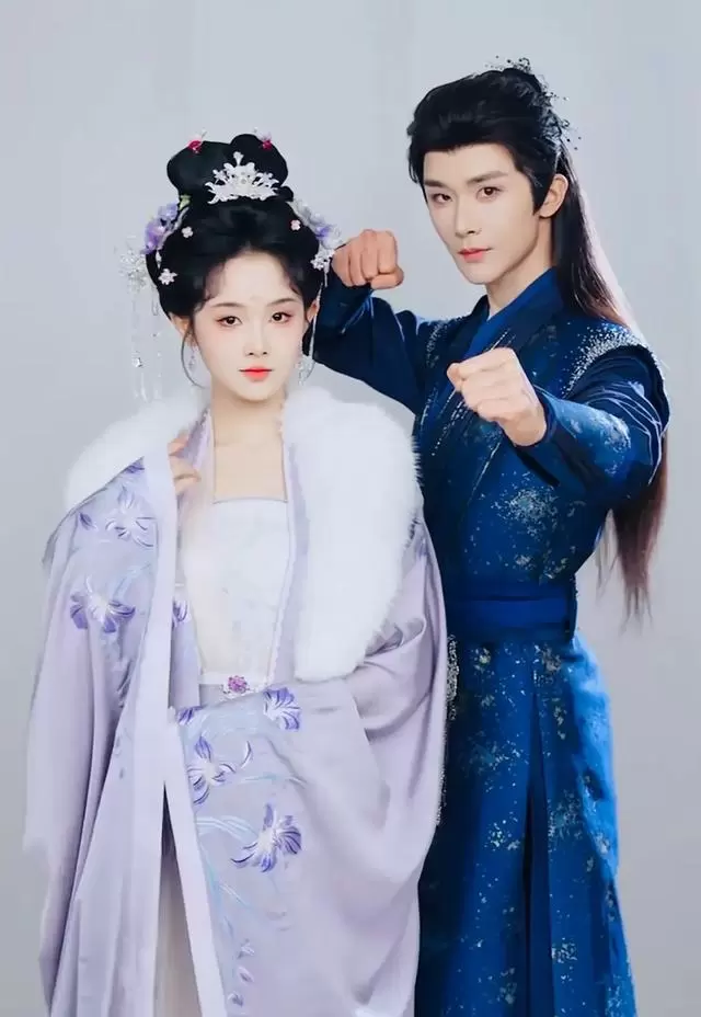 至春禾杨泽主演古装短剧《虎妻》定档5月10日:现场图 至春禾杨泽主演古装短剧《虎妻》定档5月10日:现场图