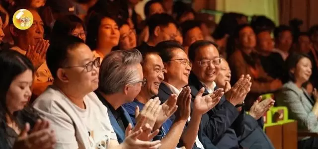 电视剧《主角》西安看片会举行 张嘉益刘浩存窦骁亮相:情报图 电视剧《主角》西安看片会举行 张嘉益刘浩存窦骁亮相:情报图